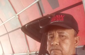 Tak Gengsi Turun ke Lapangan, Marzuki Bawa Alat Berat Ekskavator Bantu Perbaikan Jalan Terdampak Banjir