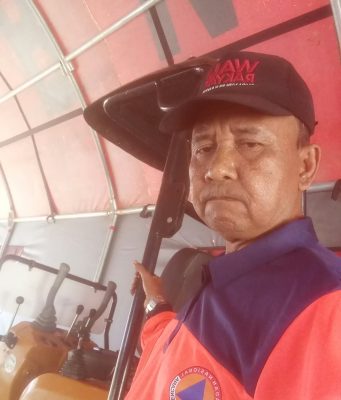 Tak Gengsi Turun ke Lapangan, Marzuki Bawa Alat Berat Ekskavator Bantu Perbaikan Jalan Terdampak Banjir